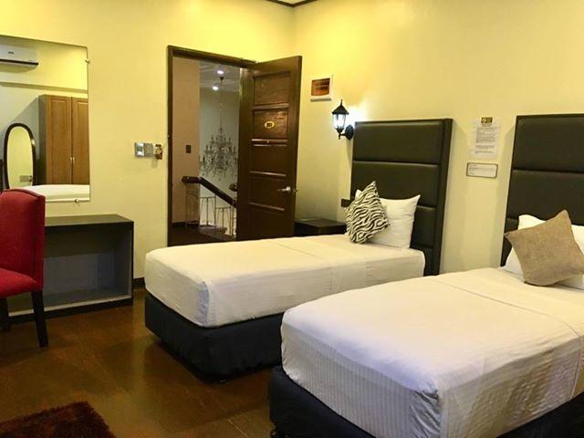 The Ambassador Hotel Tacloban Eksteriør billede
