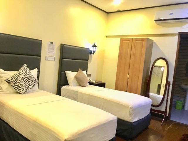 The Ambassador Hotel Tacloban Eksteriør billede